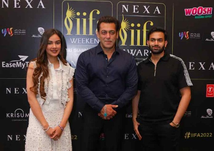 Ananya Pandey,Salman Khan, Manish Paul