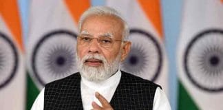 The simplicity, spontaneity and sensitivity of Hindi always attracts people towards it: PM Modi