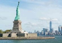 See manhattan like a new yorker Statue-of-Liberty-Photo-Julienne-Schaer-NYC-and-Company-02