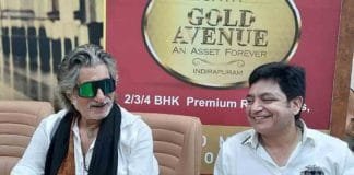 SAYA Homes celebrates I-Day with Bollywood Star Shakti Kapoor Shakti Kapoor with Vikas Bhasin, Director, SAYA Homes