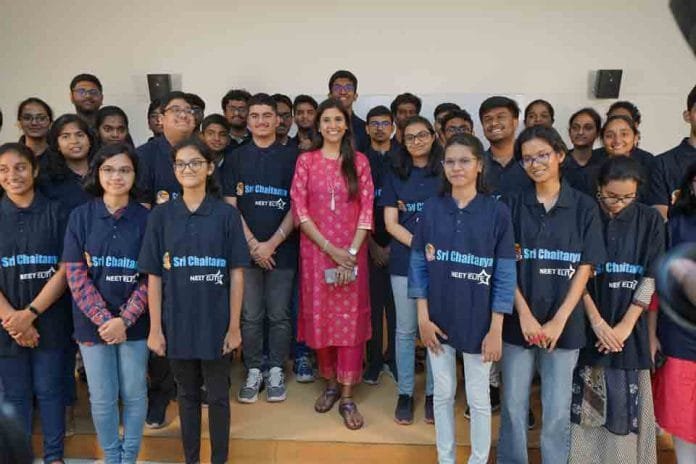 Sushma Boppana along with Students