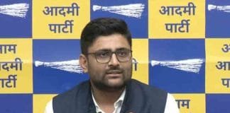 Gopal Italia released by Delhi Police after three hours of detenti Gopal Italia