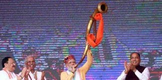 Prime Minister modi participated in the Kullu Dussehra celebrations