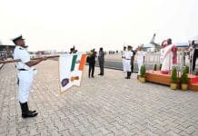 The Indian Navy Crest has been amended to replace the foul anchor with a Clear Anchor.