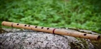 Vastu Shastra: Flute will get rid of family discord, know the solution Flute will get rid of family discord,