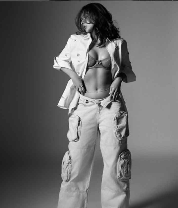 Hot Pics of Pashmina Roshan A Visual Delight