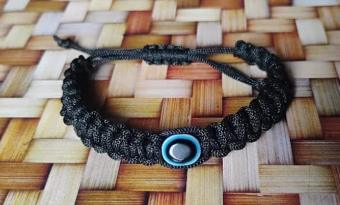 black thread ward off evil eye