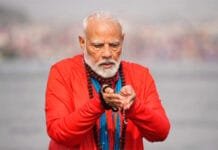 PM Modi’s Sacred Dip at Maha Kumbh 2025 Captivates Millions Historic Moments: PM Modi Honors Maa Ganga at Triveni Sangam