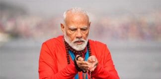 PM Modi’s Sacred Dip at Maha Kumbh 2025 Captivates Millions Historic Moments: PM Modi Honors Maa Ganga at Triveni Sangam