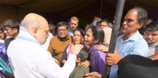 Amit Shah Breaks Down in Pahalgam: ‘India Will Never Bow to Terror’ After Brutal Attack Kills 26 Tourists Amit Shah wipes away tears as he meets families of Pahalgam terror victims in Srinagar.