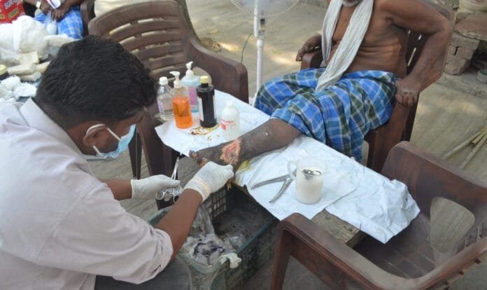 SadhanFoundation-#SevaHiDha बहादुरगढ़ में साधन फाउंडेशन का निःशुल्क स्वास्थ्य शिविर, कुष्ठ रोगियों के लिए मानवता की मिसाल