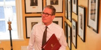 PM Keir Starmer Announces Strict Immigration Reform in UK: What New Visa Rules Mean for Low-Skilled Workers Keir Starmer