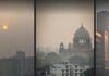 Delhi Air Quality Continues ‘Very Poor’ for Fourth Day After Diwali Smog-covered skyline of Delhi showing severe air pollution post-Diwali 2025
