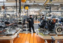 China’s Factory Activity Shrinks for Eighth Month, Intensifying Calls for Major Stimulus Workers at a Chinese factory during a slowdown as manufacturing activity contracts