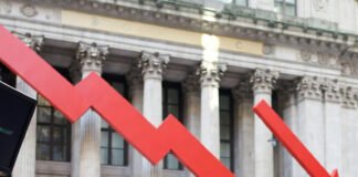 Wall Street Slips as AI Investment Doubts Trigger Market Volatility Wall Street traders monitor declining tech stocks amid growing skepticism over AI investments