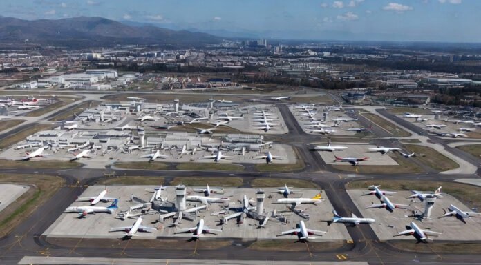 Airbus A320 Global Grounding After Software Failure Thousands of Airbus A320 aircraft grounded worldwide due to critical software flaw causing major global flight disruptions.