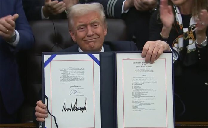 Federal Buildings Closed Amid Longest U.S. Shutdown Closed federal building in Washington, D.C. during the longest U.S. government shutdown.