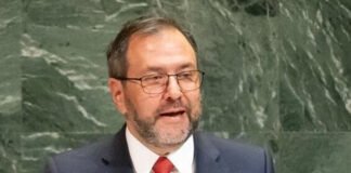 Venezuela Defies U.S. Airspace Closure Threat, Calls Move “Colonialist” and Reasserts Sovereignty Venezuela’s foreign minister addressing reporters after rejecting U.S. airspace threats