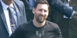 Chaos Erupts at Lionel Messi’s GOAT India Tour in Kolkata as Angry Fans Vandalize Salt Lake Stadium Lionel Messi GOAT India Tour 2025