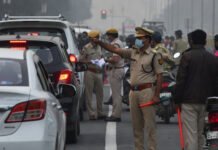 Delhi Pollution Crackdown: Why Vehicles With Valid Papers Are Still Getting ₹20,000 Challans Delhi traffic police checking vehicles amid pollution crackdown