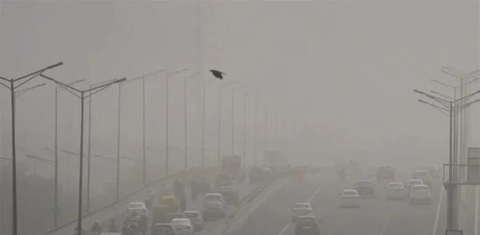 Dense smog and fog blanket Delhi as air quality reaches severe levels