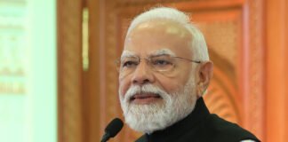 India Enters ‘Goldilocks’ Economic Phase With High Growth, Low Inflation Despite Global Headwinds Indian consumers shop during festive season as economy shows strong growth