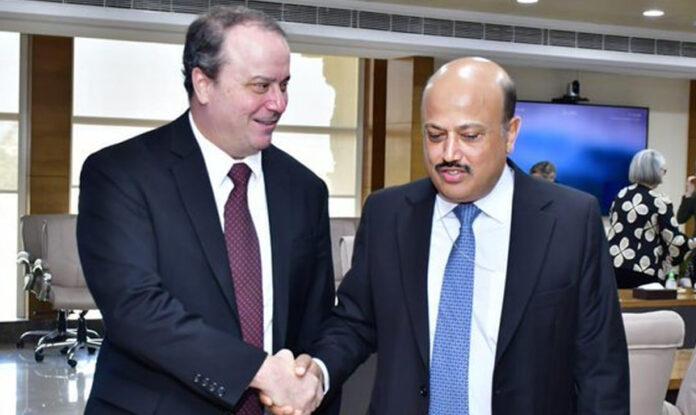 India and the United States advance toward an initial trade agreement focused on reciprocal tariffs, signaling stronger bilateral economic ties.