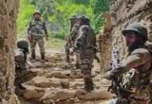 Indian Army Issues New Social Media Policy for Soldiers, Restricts Posting and Comments Indian Army soldiers during a briefing on new social media usage guidelines