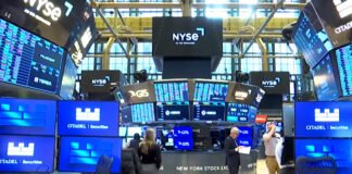 Wall Street Slides as AI Bubble Fears Resurface After Weak Forecasts From Tech Giants