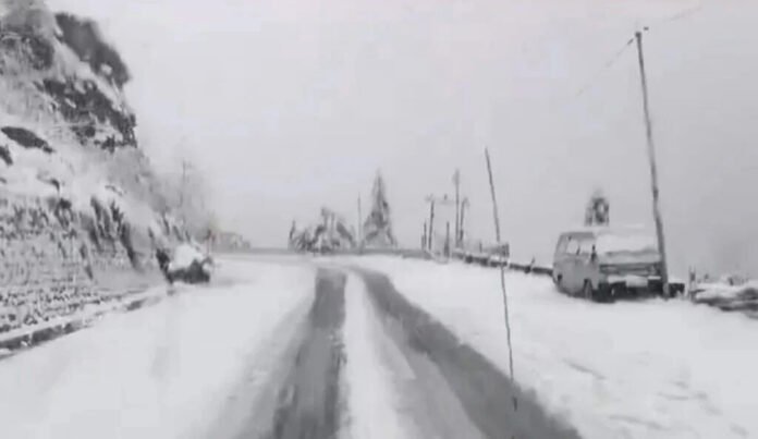 Dense fog and cold weather conditions in North India on December 27