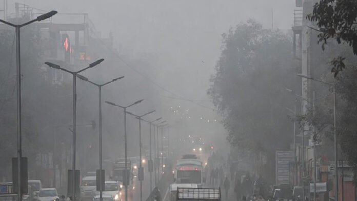 delhi-ncr-cold-day-pollutio Severe cold and air pollution blanket Delhi NCR as Cold Day warning issued