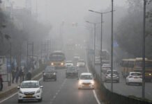 Bitter Cold and Dense Fog Shroud Delhi-NCR as IMD Issues Yellow Alert, Flights Affected Dense fog reduces visibility in Delhi-NCR as cold wave conditions persist