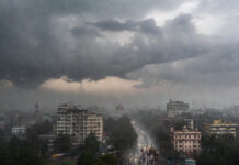 Cold Wave to Intensify Again in Delhi-NCR as Rain, Strong Winds Likely Cloudy sky and rain over Delhi NCR during winter weather change