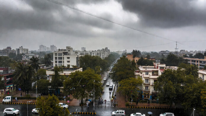 Rain and gusty winds affect Delhi-NCR as weather changes in January