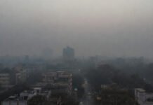 Delhi Pollution Update: AQI Remains Poor to Very Poor as Cold Wave Triggers Air Quality Crisis Delhi air pollution amid severe cold wave as AQI remains very poor