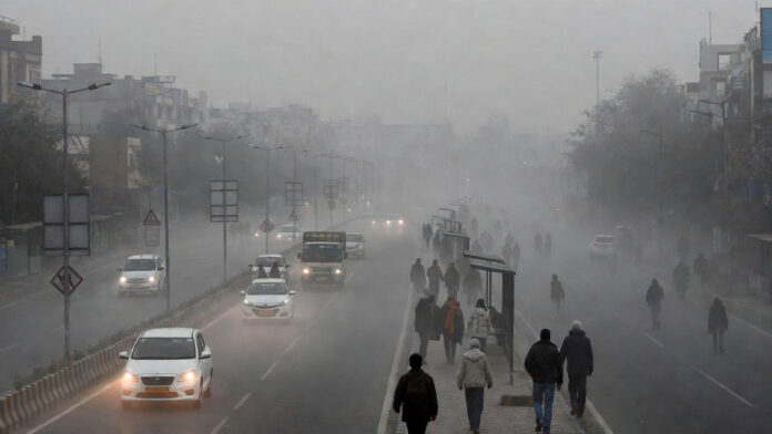 Dense fog and cold wave conditions in Delhi NCR on January 7, 2026