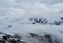 Severe Cold Wave Grips North India: Snow-Covered Hills, Freezing Winds and Pollution Hit Delhi-NCR Snow-covered mountains in North India as cold wave intensifies