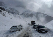 Avalanches in the Hills, Rain and Hail in Plains Pull Temperatures Down; Cold Winds Intensify Chill in Delhi Avalanche and snowfall in the Himalayan region as cold weather grips North India