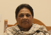 Mayawati Eyes Brahmin Outreach for UP Assembly Polls 2027, Plans Major Seat Strategy Mayawati addressing a political rally in Uttar Pradesh ahead of 2027 Assembly elections.