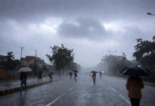 Rain Lashes Delhi-NCR as Western Disturbance Turns Active; Light Winds Intensify Cold Conditions Rainfall in Delhi-NCR as western disturbance brings cold winds and increased chill