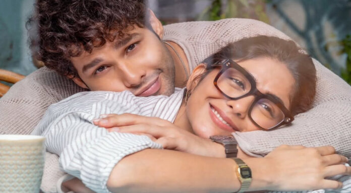 Mrunal Thakur and Siddhant Chaturvedi in a romantic scene from Do Deewane Shaher Mein
