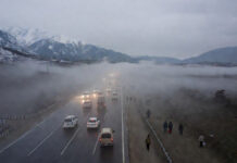 Severe Weather Returns Across India: Rain, Snowfall, Dense Fog Disrupt Hills and Plains Dense fog and winter rain affect roads and daily life across North India