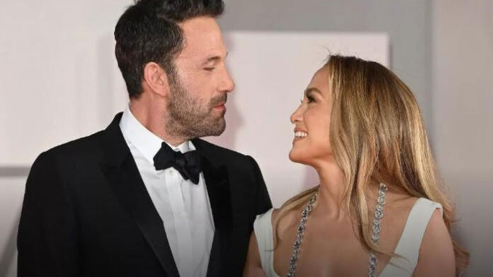 Ben Affleck Jennifer Lopez Beverly Hills mansion property transfer