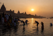 Vaishakh Amavasya 2026 Date Announced — Powerful Rituals, Pitru Dosha Remedies Explained Vaishakh Amavasya 2026 rituals devotees performing tarpan and holy river bath