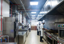 Delhi Tightens LPG Rules: Businesses Must Apply for PNG Connection to Access Commercial Gas Supply Commercial kitchen using PNG pipeline gas instead of LPG cylinders in Delhi