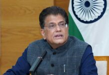 Big Boost for Startups: India Approves ₹10,000 Crore Fund-of-Funds (FoF) Second Tranche Indian startup founders discussing funding as government approves ₹10000 crore fund of funds