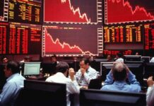 Indian Stock Market Snaps 3-Day Rally: Sensex Falls 756 Points, Nifty Slides Amid Global Uncertainty Sensex Drops 756 Points, Nifty Ends Lower as IT Stocks Drag Market, Rupee Weakens Further