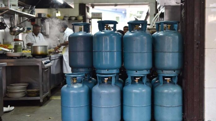 commercial-lpg-cylinder-pri LPG Price Hike May 2026: Commercial Cylinder Up ₹993 in Delhi, Domestic LPG, Petrol & Diesel Prices Unchanged