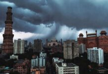 Weather Alert: Rain, Hail Likely in Delhi-NCR; Heavy Snowfall Warning for Himachal & Uttarakhand Thunderstorm and rainfall in Delhi NCR with dark clouds and lightning during IMD weather alert