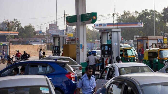Petrol, Diesel, CNG Prices Hiked Across India: Fuel Rates Surge Up to ₹3 Per Liter in Delhi, Mumbai, Kolkata